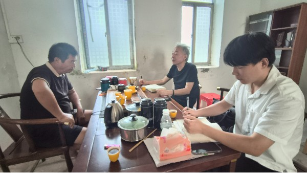 泓寶科技董事長、上海泓寶綠色水產(chǎn)股份有限公司董事長鄒國忠先生赴湛江市雷州烏石鎮(zhèn)六飛生物水產(chǎn)養(yǎng)殖場考察交流